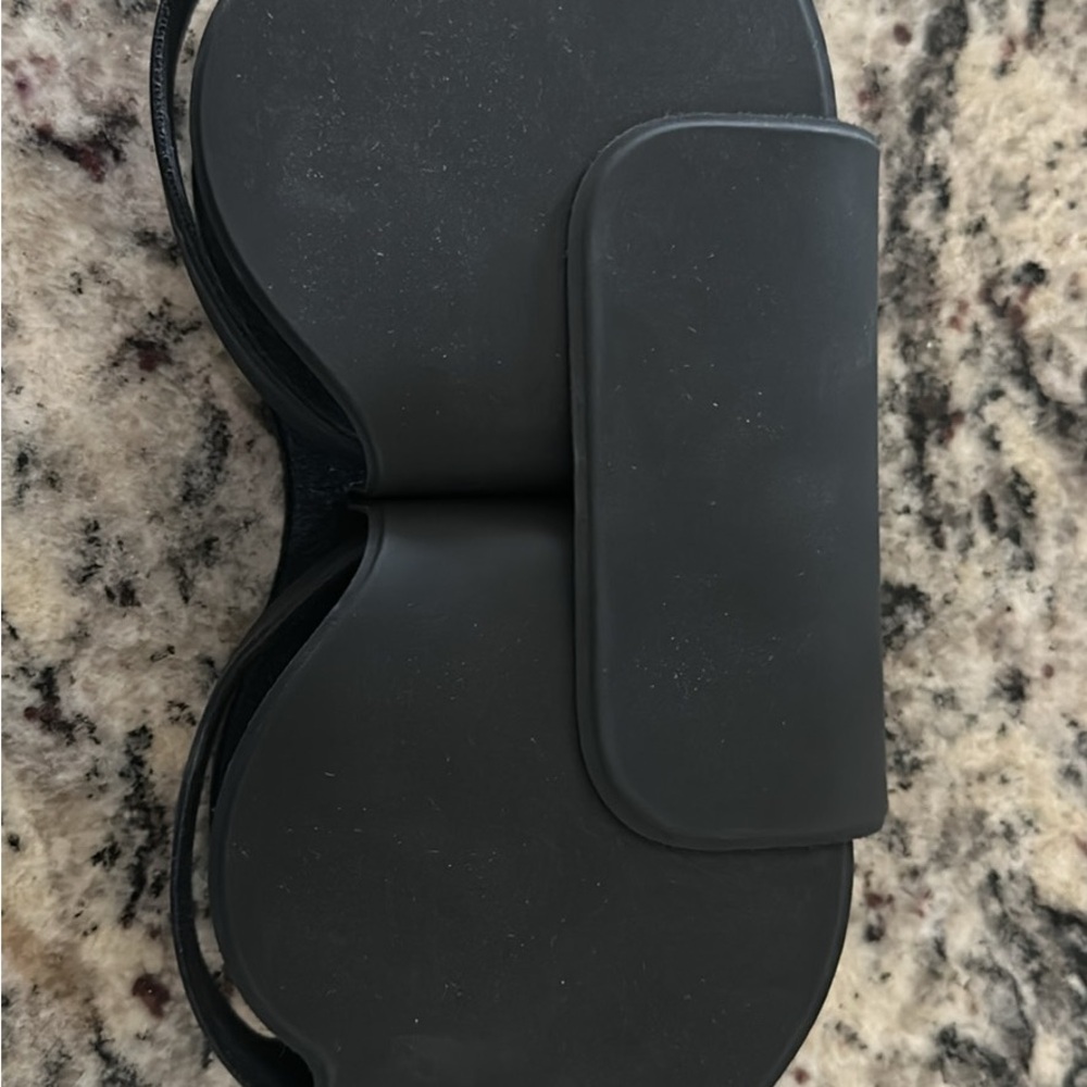 Apple Black Apple AirPod Max Magic Headphones Case